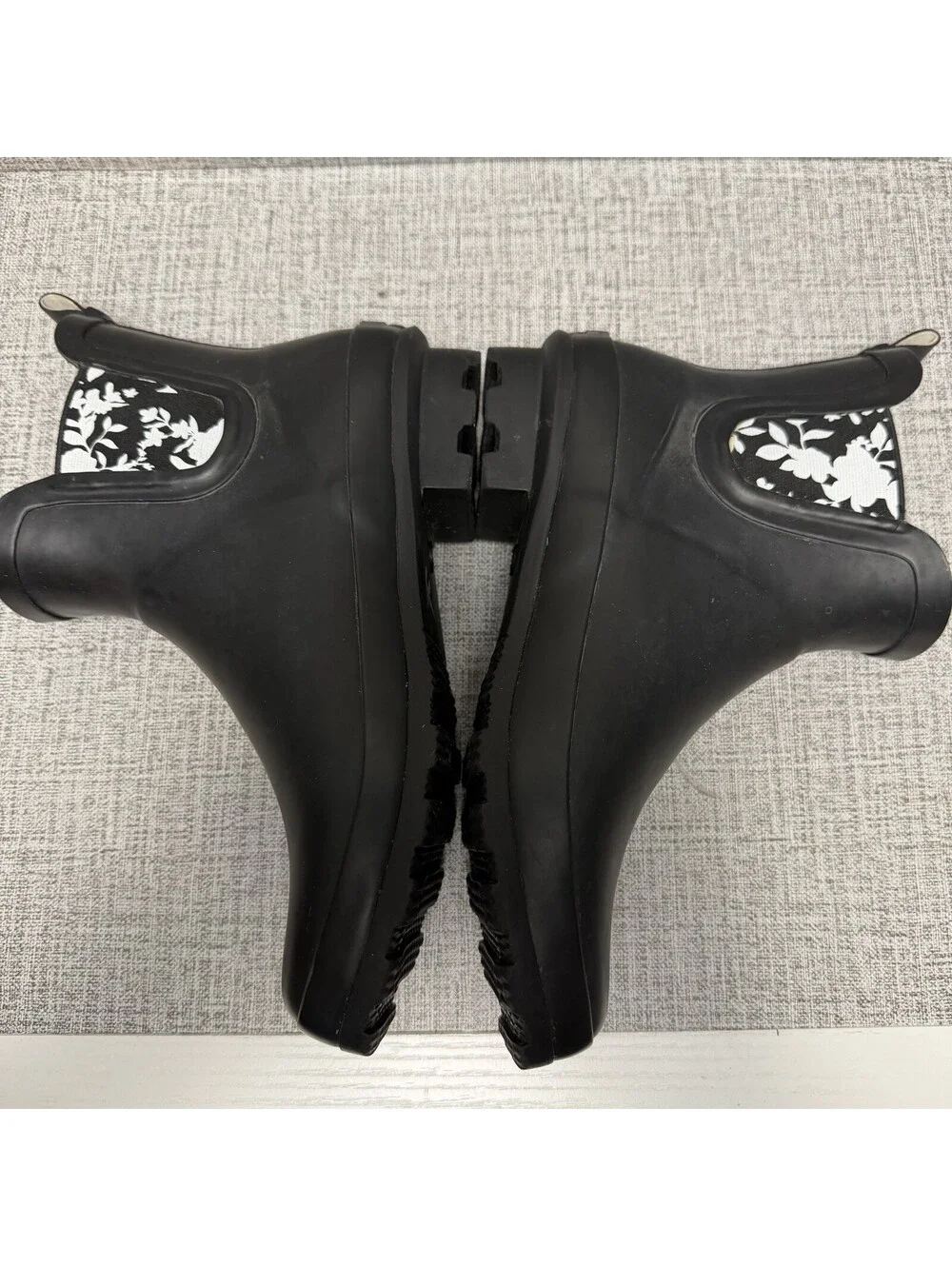 Laura Ashley Ankle Rain Boots Womens Sz 8 Black Water-Resistant Floral Accents